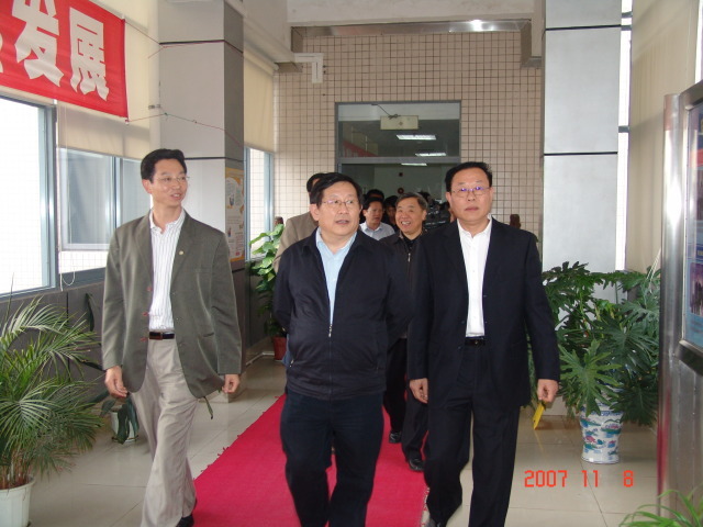 全国政协副主席、科技部部长万钢视察广州生物院（2007.11.08）